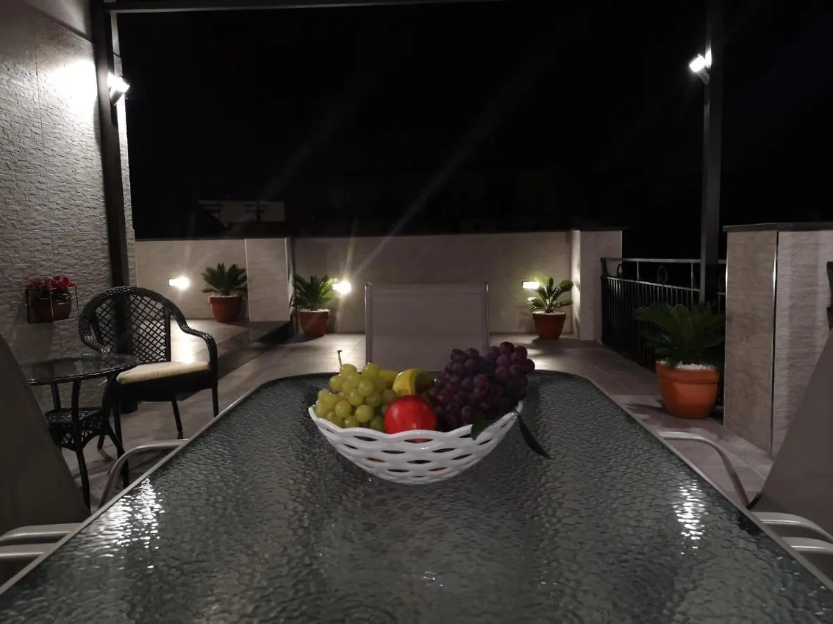 شقة La Terrazza Del Corso نابولي