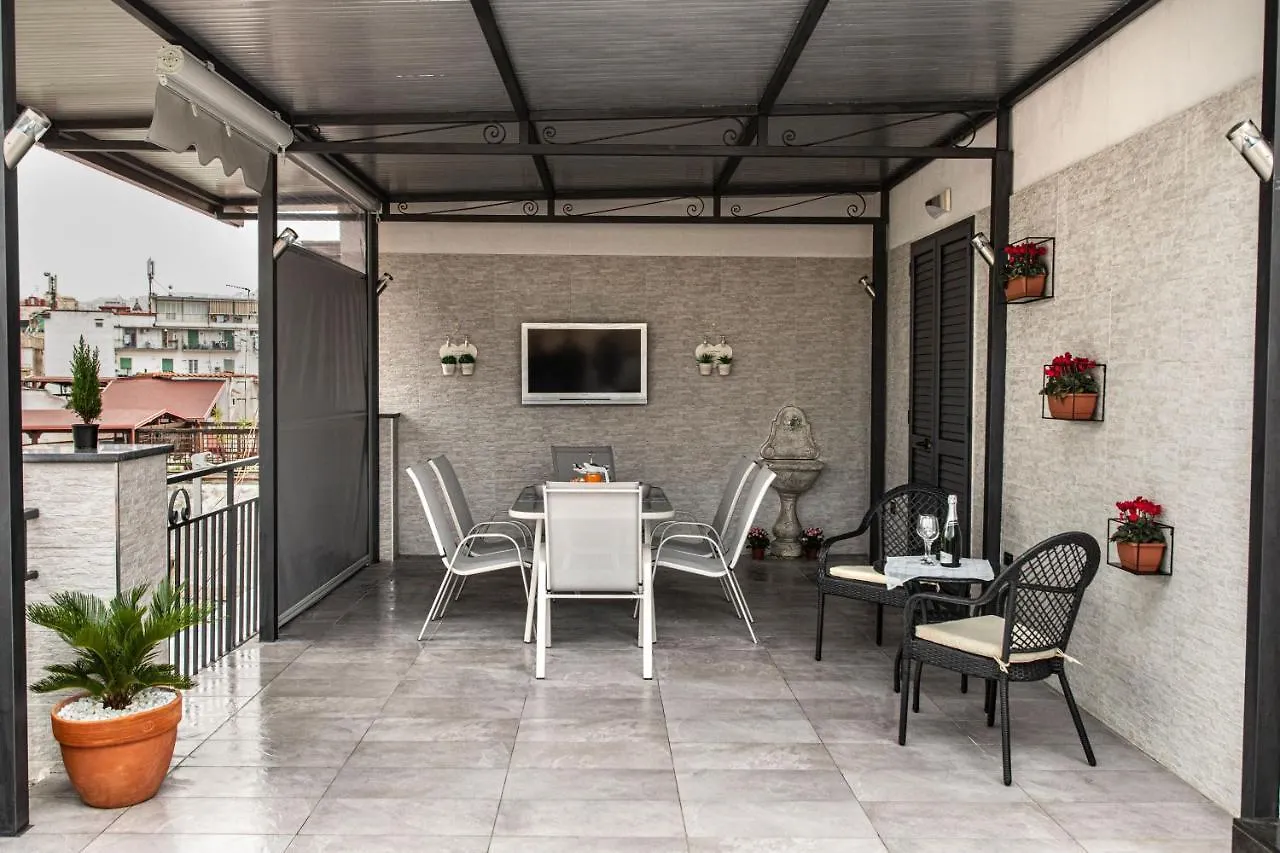 شقة La Terrazza Del Corso نابولي