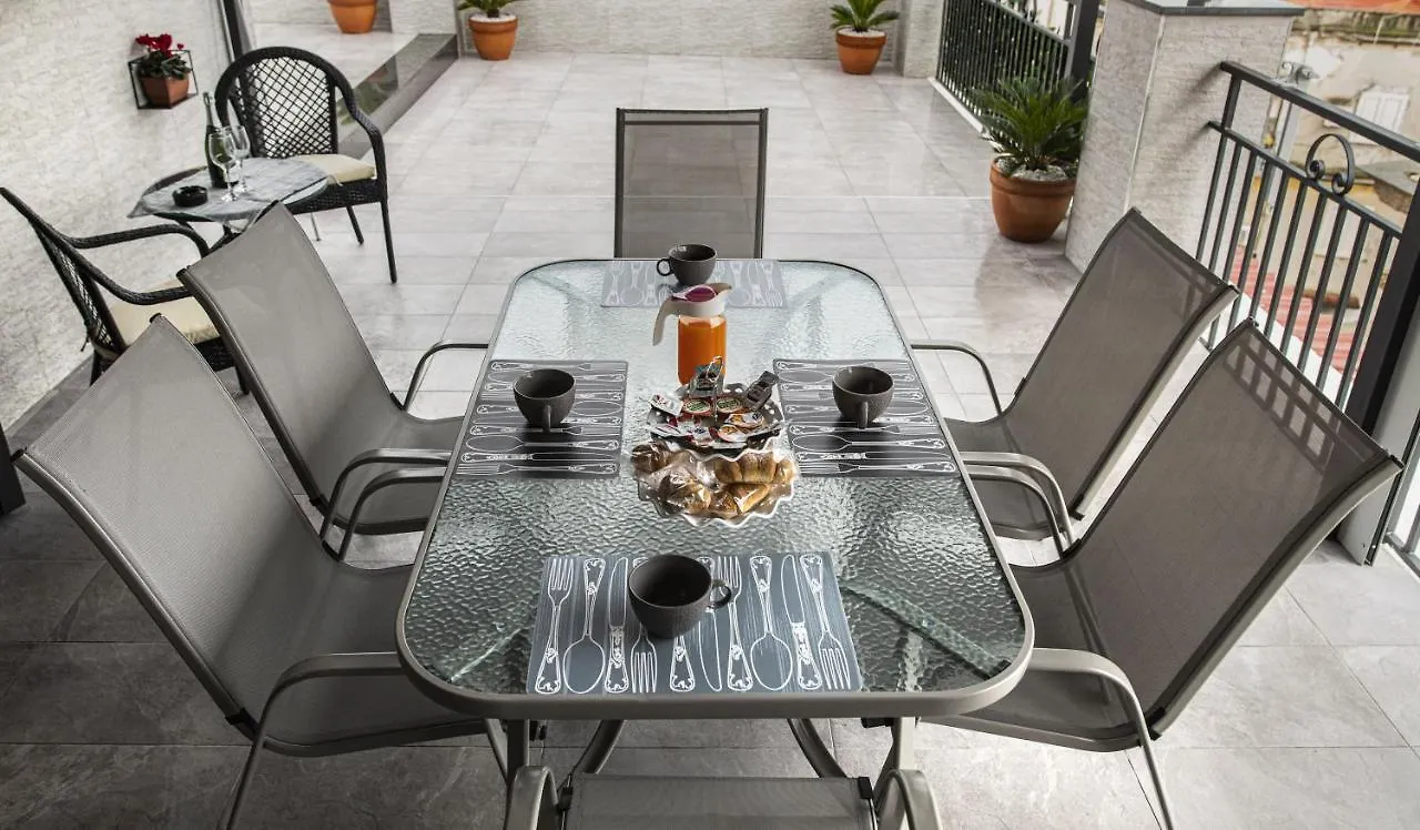 شقة La Terrazza Del Corso نابولي
